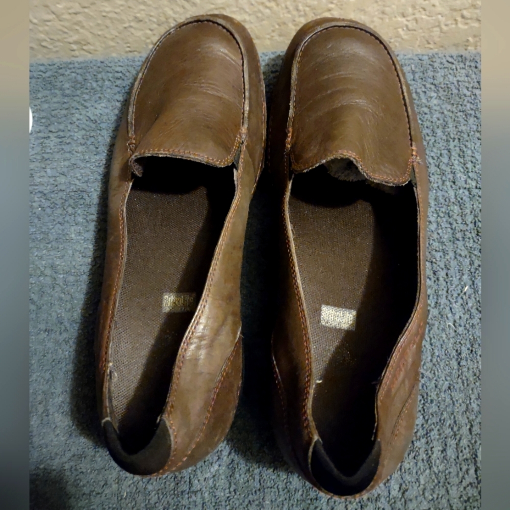 Women's size 9 Merrell leather loafers